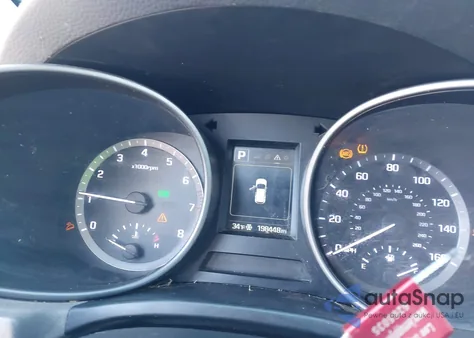 2018 Hyundai Santa Fe Sport 2.4L z USA, uszkodzony, nr VIN 5NMZT3LB2JH079122